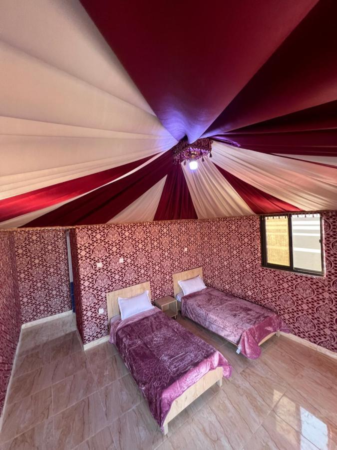 Hotel Raja Camp à Wadi Rum Extérieur photo